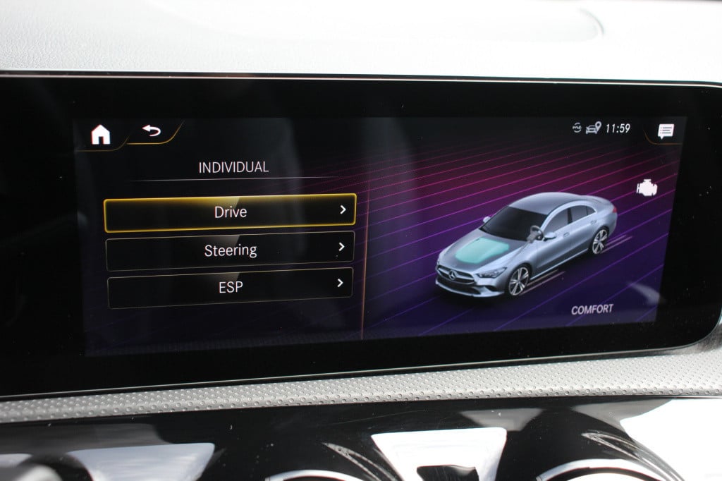 Mercedes-Benz Cla 220 4matic premium plus amg | pano | memory | acc | camer