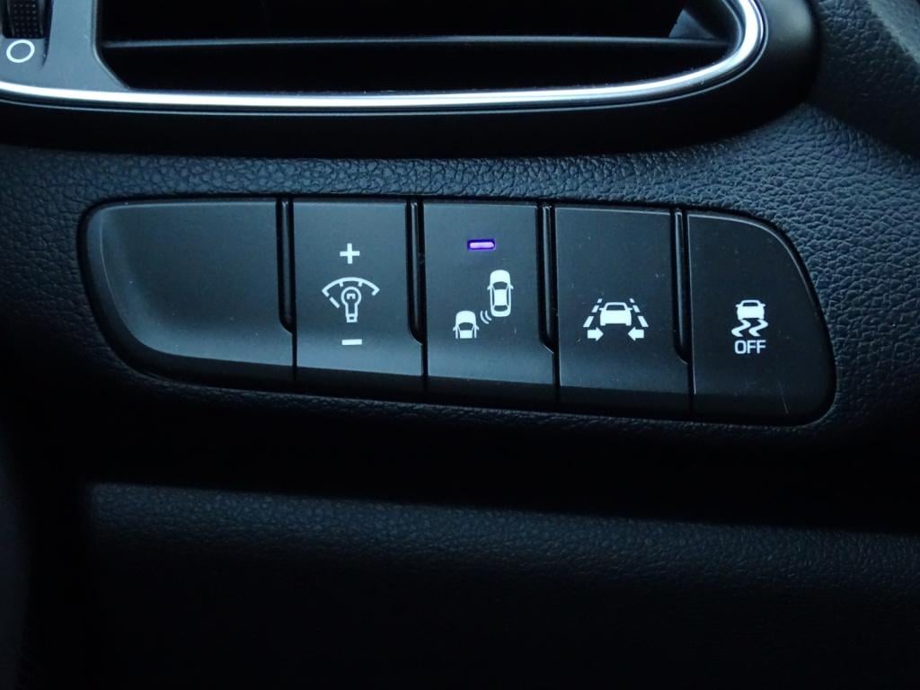 Hyundai I 30 wagon 1.4 t-gdi premium automaat | pano | trekhaak | led | sto