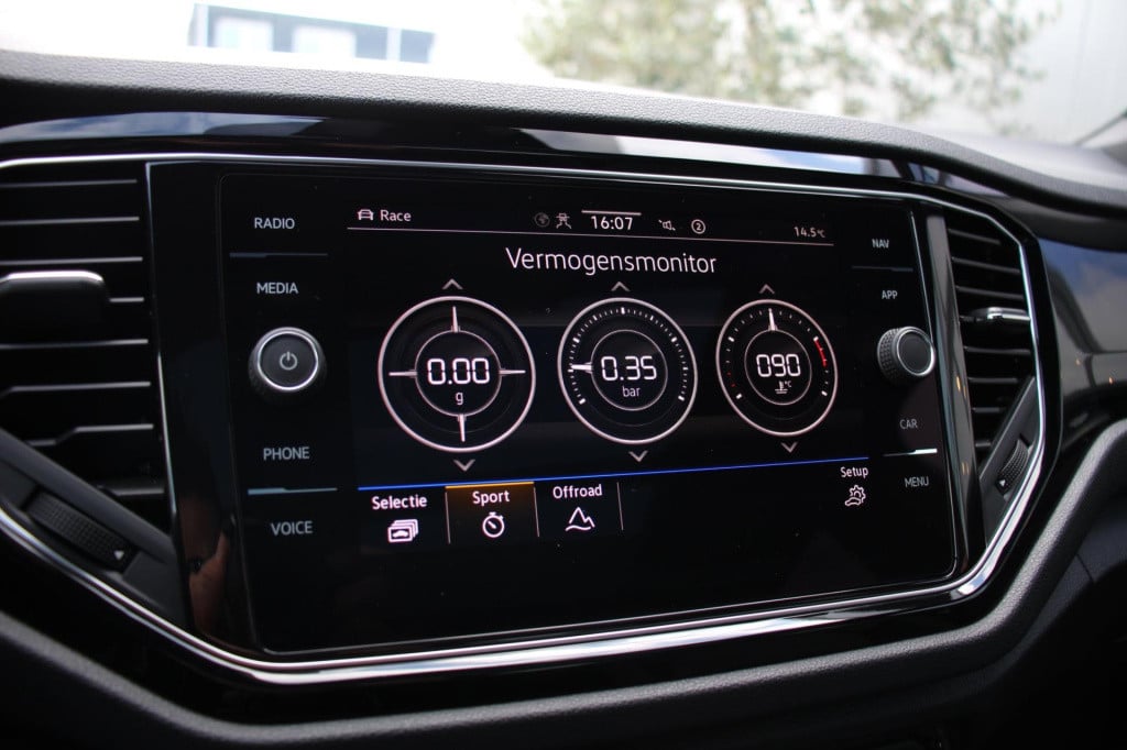 Volkswagen T-roc 2.0 tsi r 4motion - akrapovic - virtual - pano - leder - a