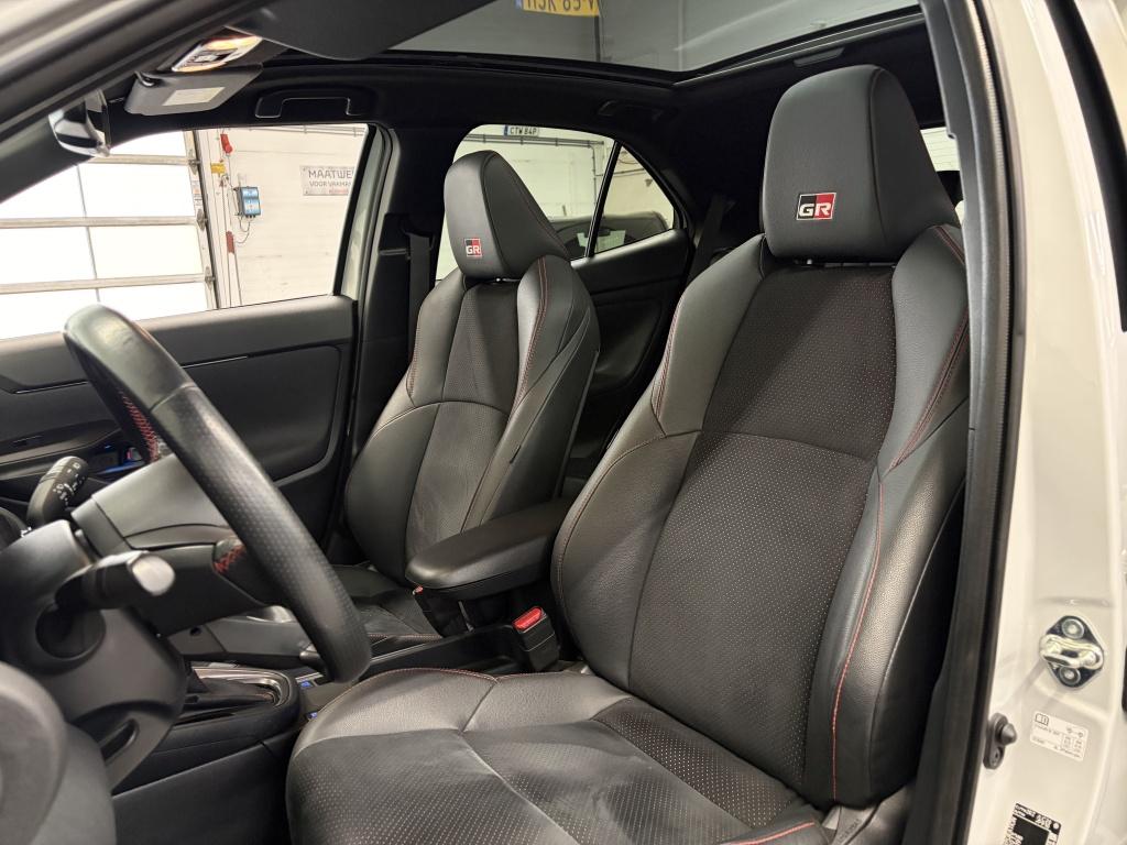 Toyota Yaris Cross 1.5 hybrid gr sport| jbl| stoelverw.| carplay| a.camera|