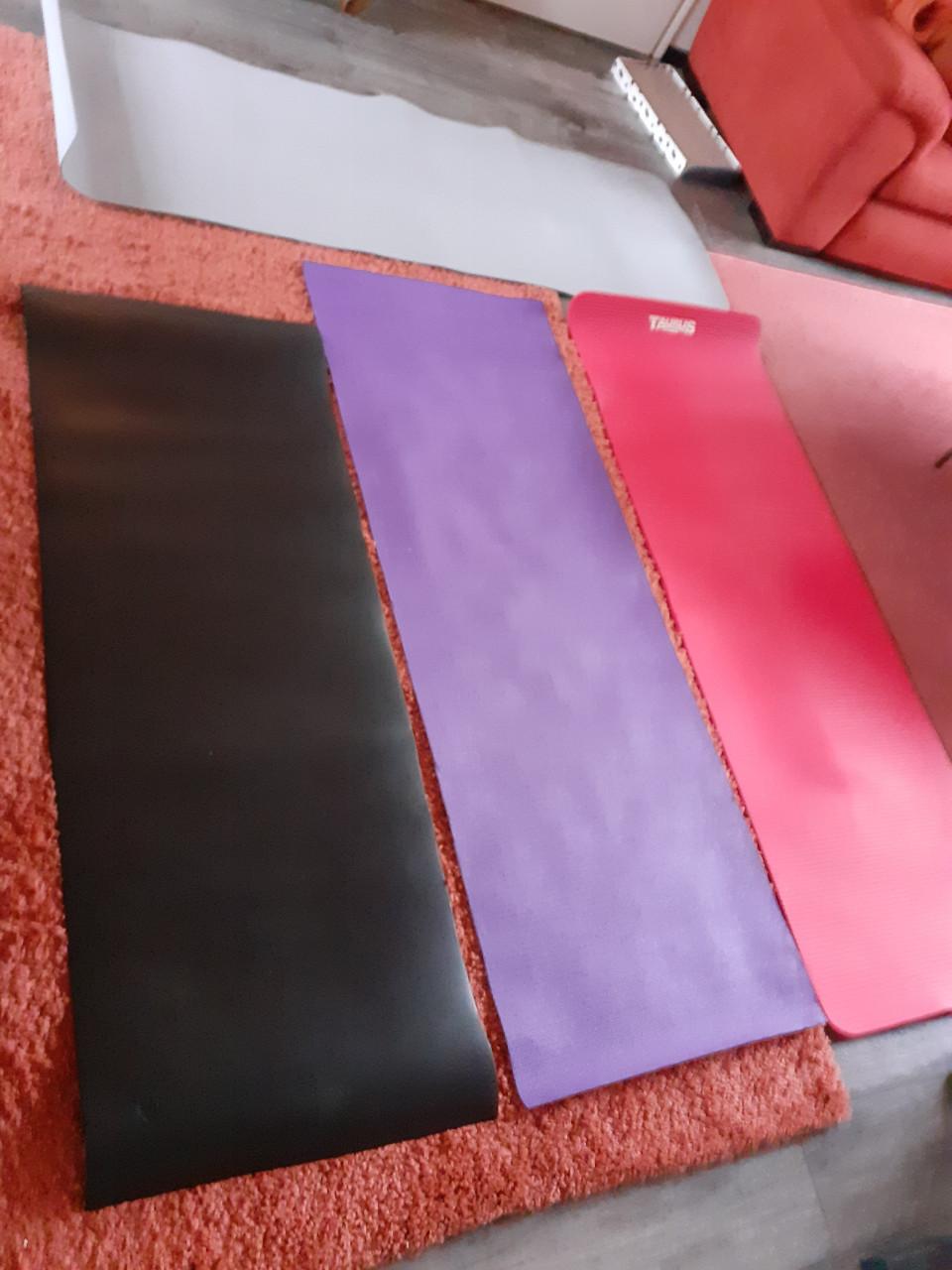 4 yoga/trainingsmatten,  apart of samen