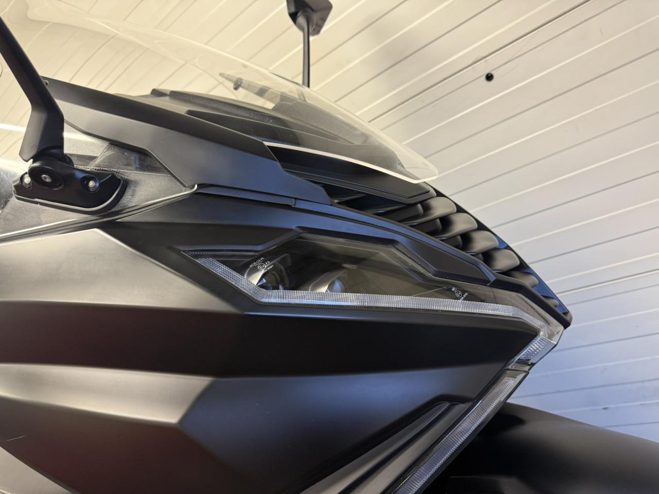 Jonge Mash Belena 300 motorscooter slechts 2100km oud!