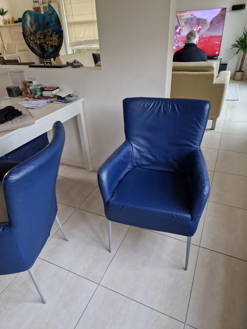 4- stoelen blauw leder