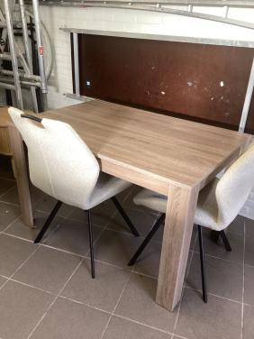Stoel,tafel,stoelen,kastje juli 2025 samen €175