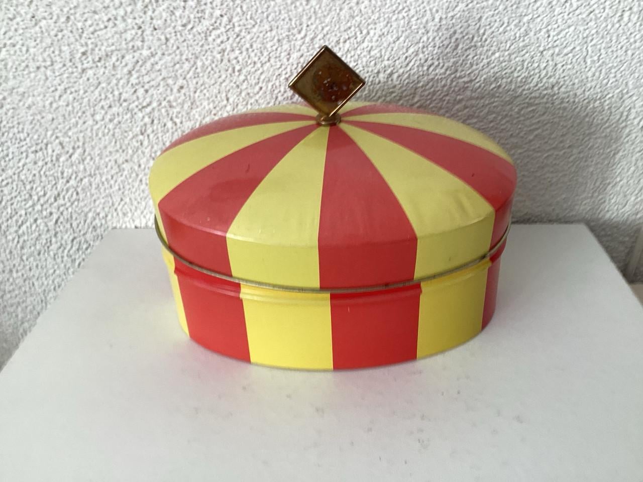 Biggekerke. Koektrommel. circustent Bolletje.