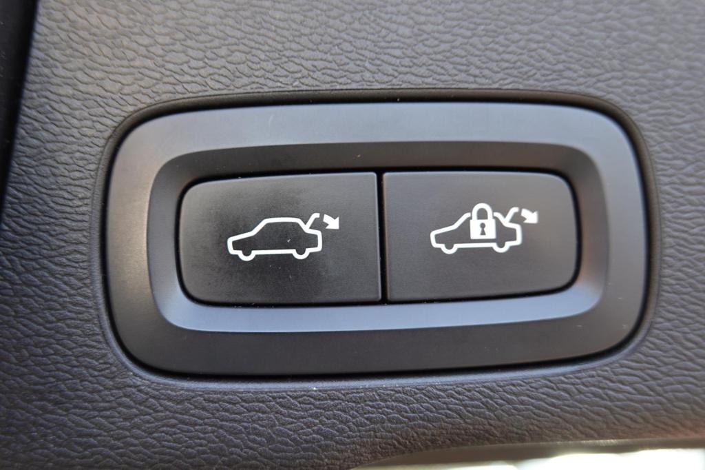 Volvo XC60 2.0 b5 r-design