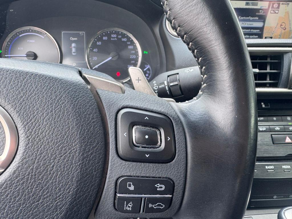 Lexus Is 300h hybrid business line