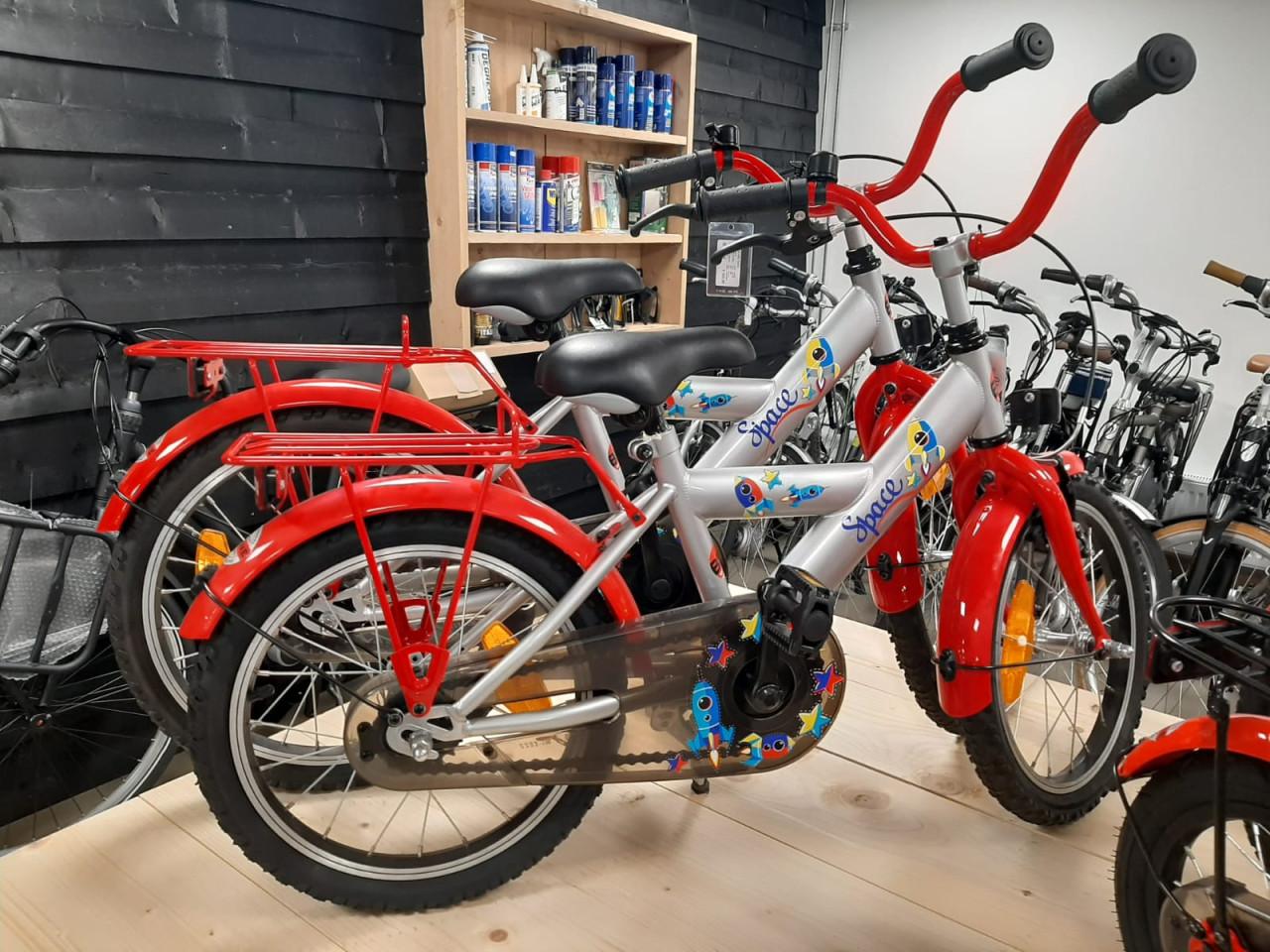 Ruim assortiment nieuwe kinderfietsen van 12 tot 26 inch !