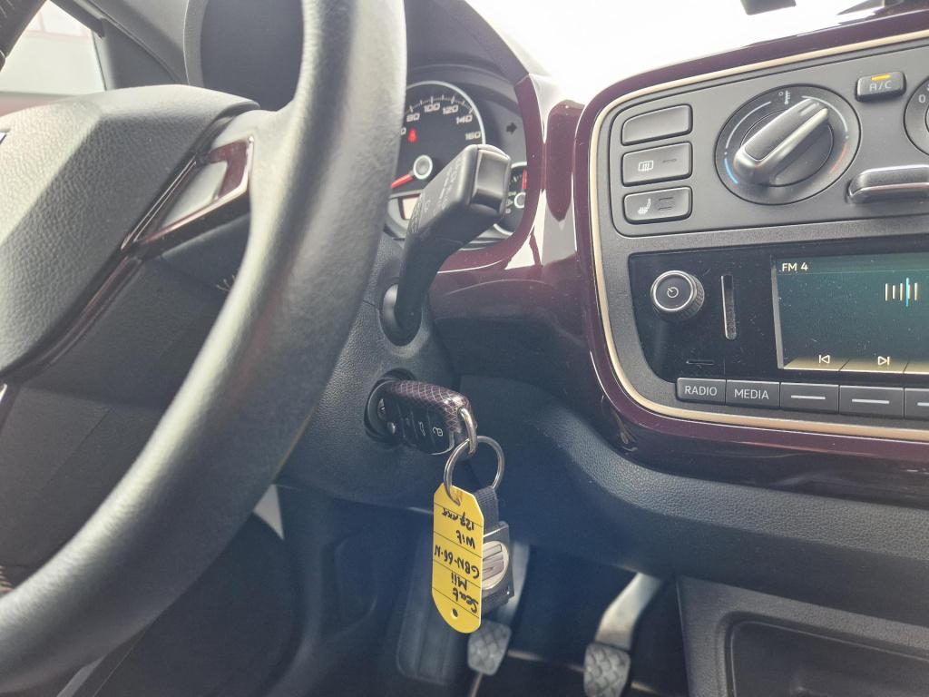 Seat Mii 1.0 mii by cosmopolitan