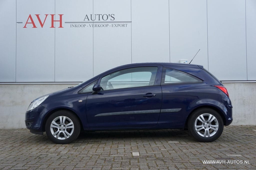 Opel Corsa 1.0-12v essentia