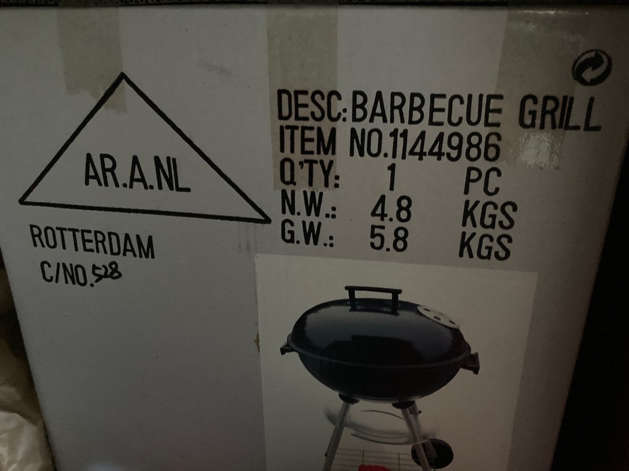 Kogelmodel barbecue op statief