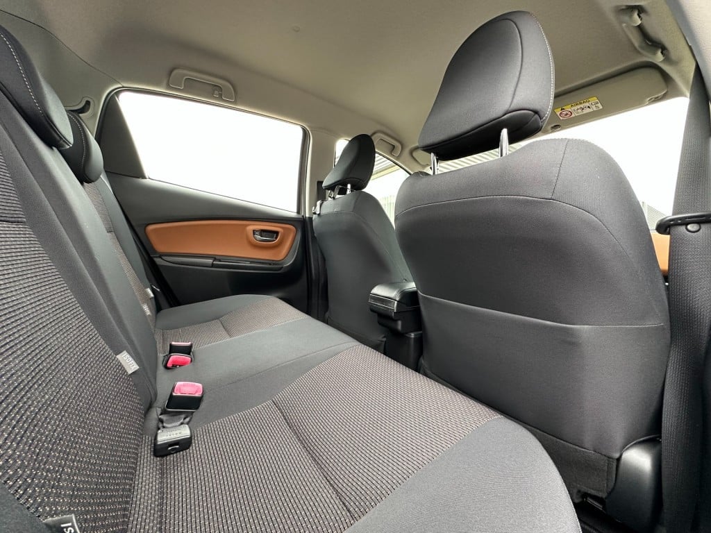 Toyota Yaris 1.3 vvt-i style automaat camera cruise control navi bluetoo