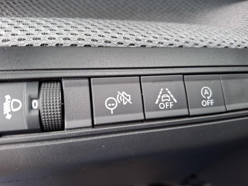 Citroen C3 1.2 turbo 100pk plus airco/nav/cruise/park