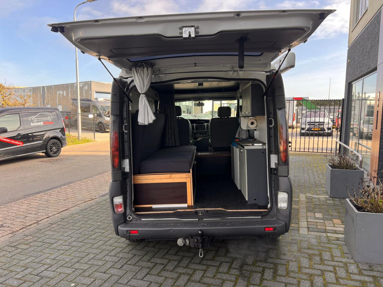 Opel VIVARO 1.9DTI 2.7T L1H1 camper