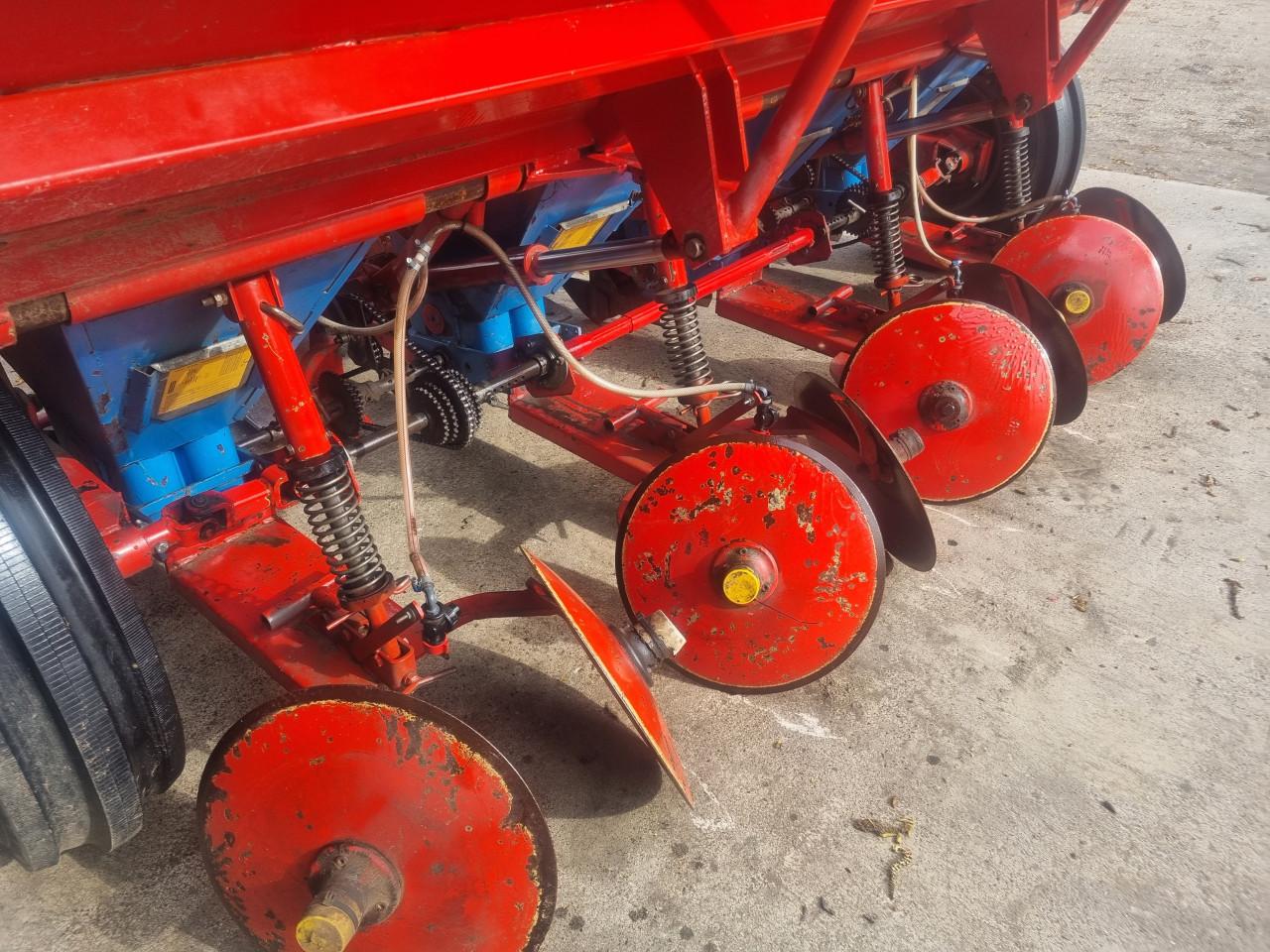 AARDAPPEL PLANTER/POTER GRUSE