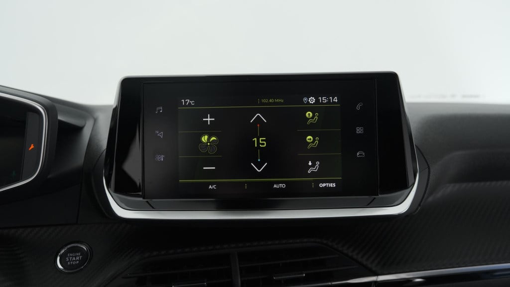 Peugeot 2008 puretech 130 allure | trekhaak | camera | apple carplay | stoe