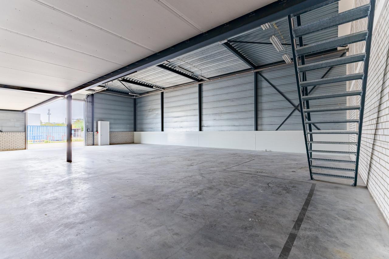 Bedrijfshal met buitenterrein te koop – Arnesteinweg 75 te Middelburg