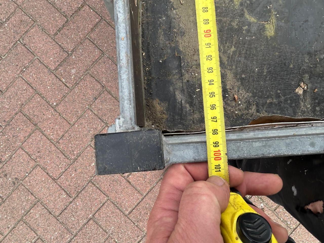 Leuke Aanhanger 1.75x1.00M t.z.t. platen te vervangen