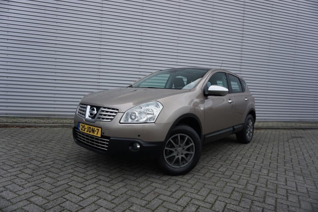 Nissan Qashqai 2.0 acenta automaat - airco / cruise / pano / parkeersens. /