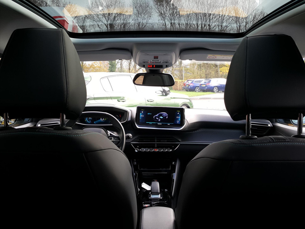 Peugeot 208 allure pack ev 50kwh 136pk 3-fase | navigatie | adaptieve cruis