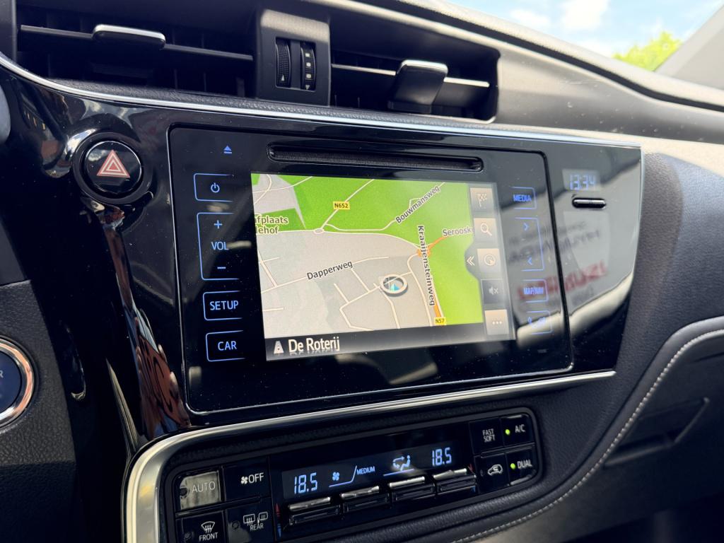 Toyota Auris touring sports 1.8 hybrid lease pro | radio | nav | panorama d
