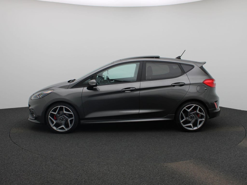 Ford Fiesta 1.5 ecoboost st-3 panoramadak | winterpack | b&o soundsystem | 