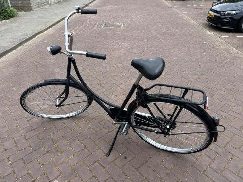07 Zwartkleurige damesfiets “ Blacky 07 ”.