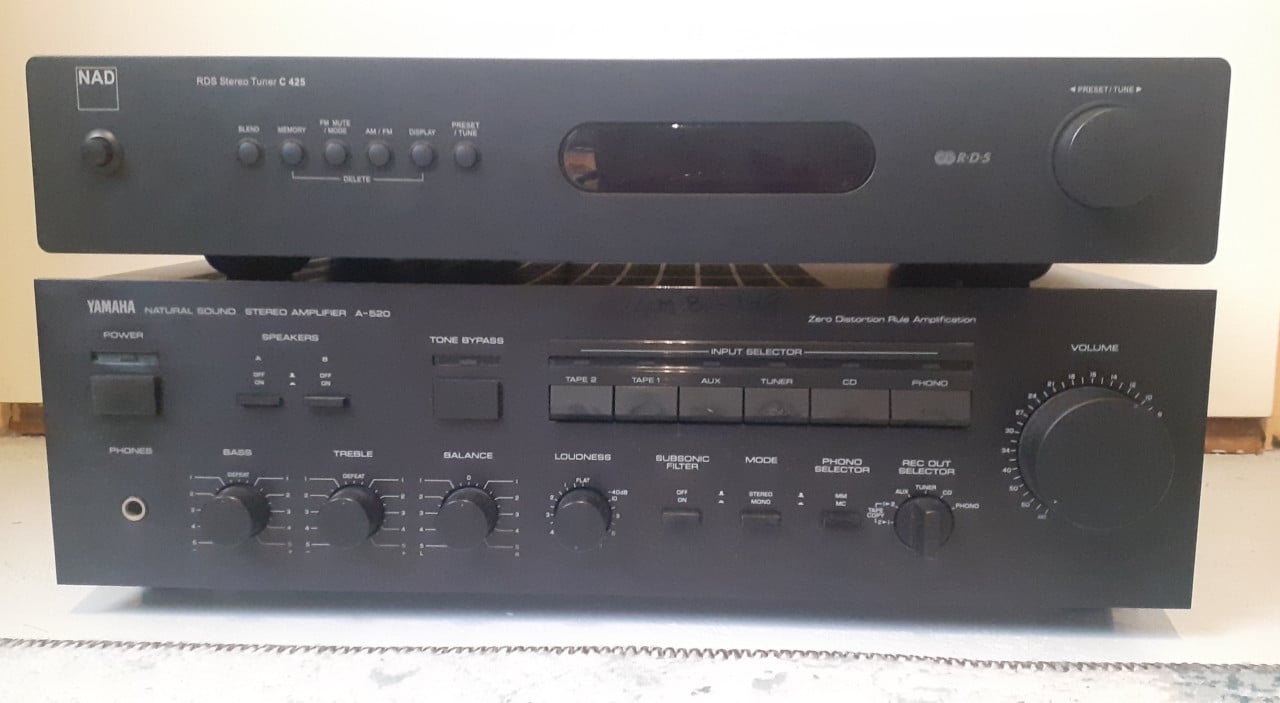 Yamaha Versterker en Nad tunner