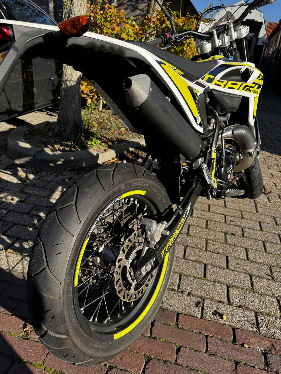 Beta RR50 track geel