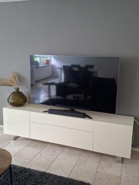 Moderne witte buffetkast en dressoir