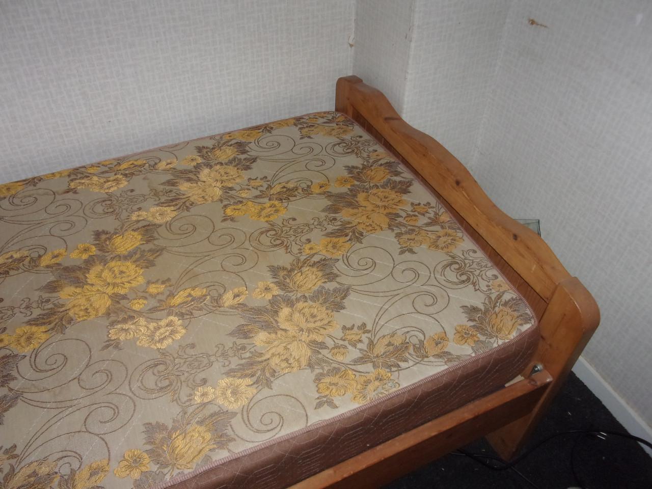 Bed + Latenbodem + Matras 200x90