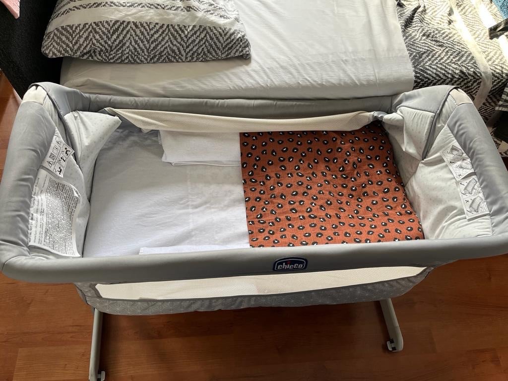 Chicco Next2me co-sleeper