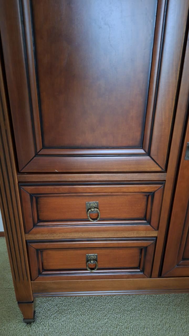 Eetkamertafel + 4 stoelen en 2 armstoelen