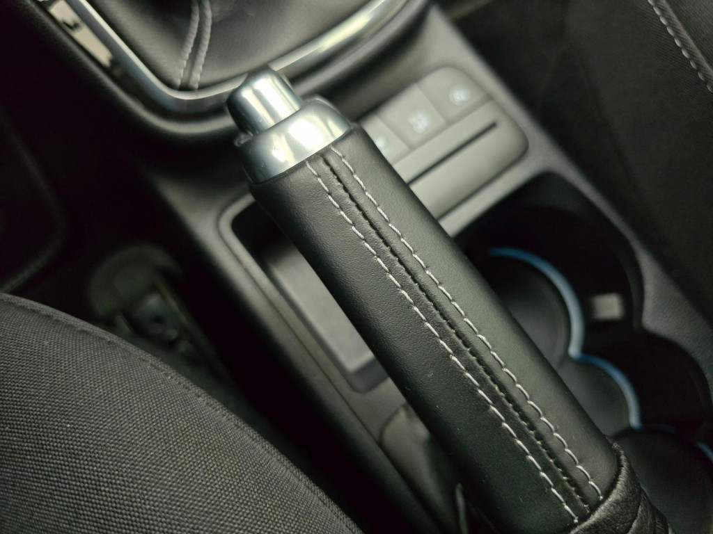 Ford Fiesta occasion 1.0 ecoboost titanium (luxe uitvoering) met carplay en