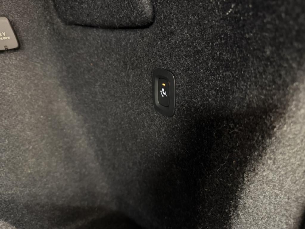 Volvo XC40 1.5 t4 recharge r-design expression | trekhaak | leer | harman/k