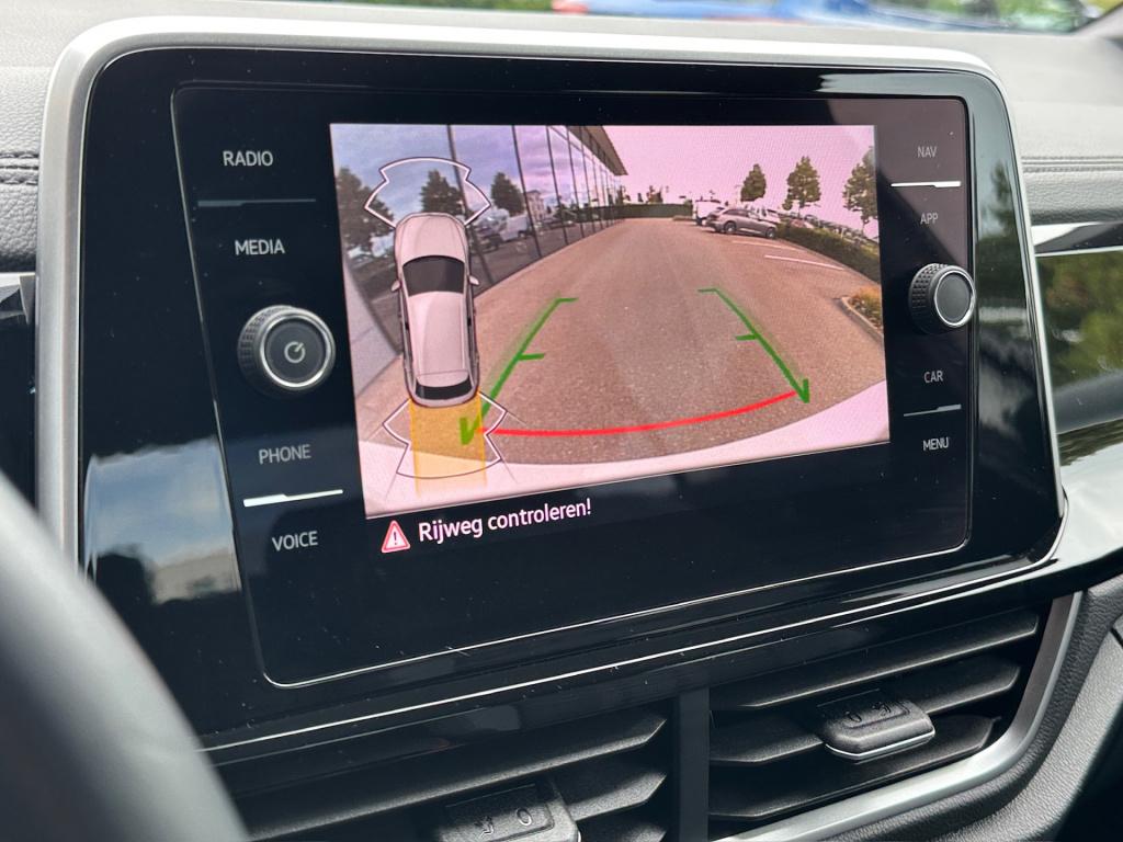 Volkswagen T-roc 1.5 tsi 150pk dsg r-line | camera | keyless | elek. achter