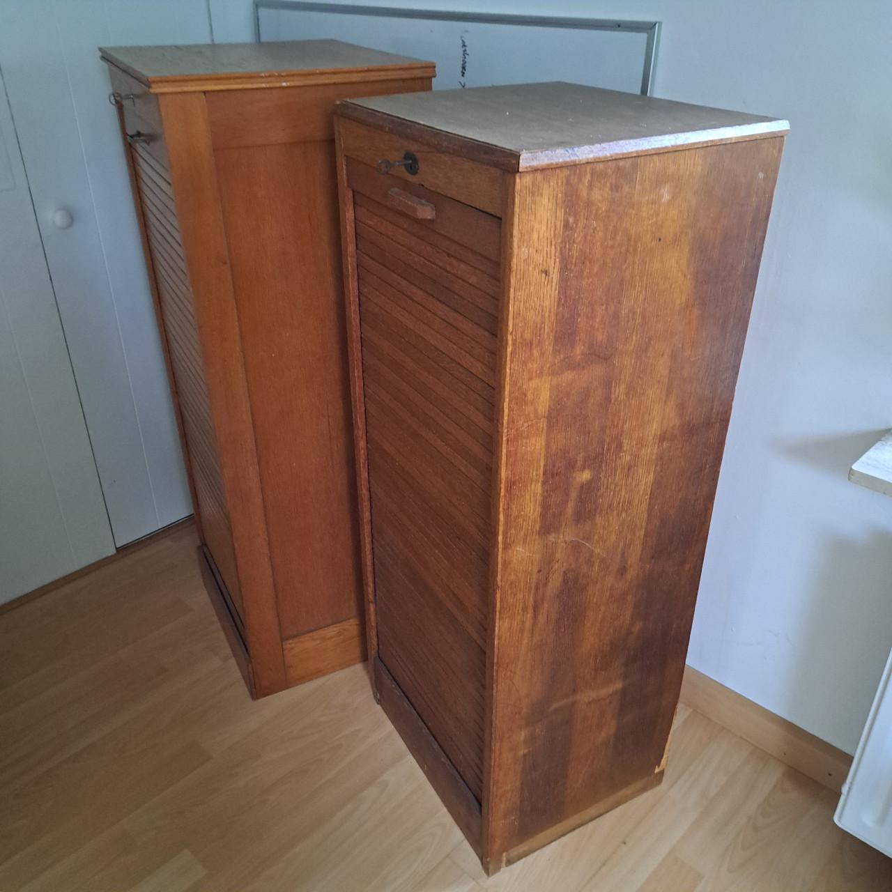 Antieke houten franse roldeurkasten