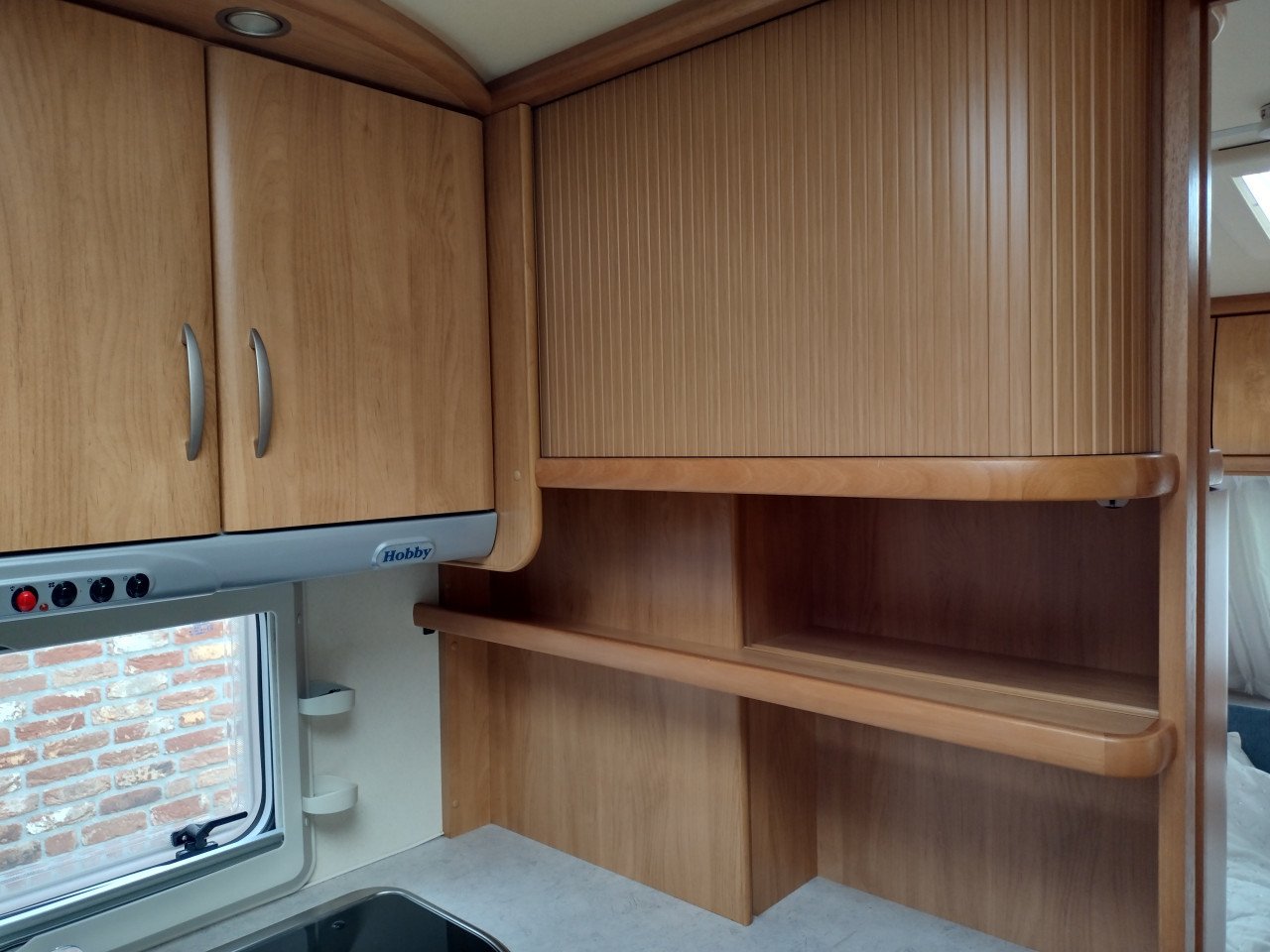 Caravan Hobby Excellent Easy Bouwjaar 2005. In prima staat netjes onderhoud