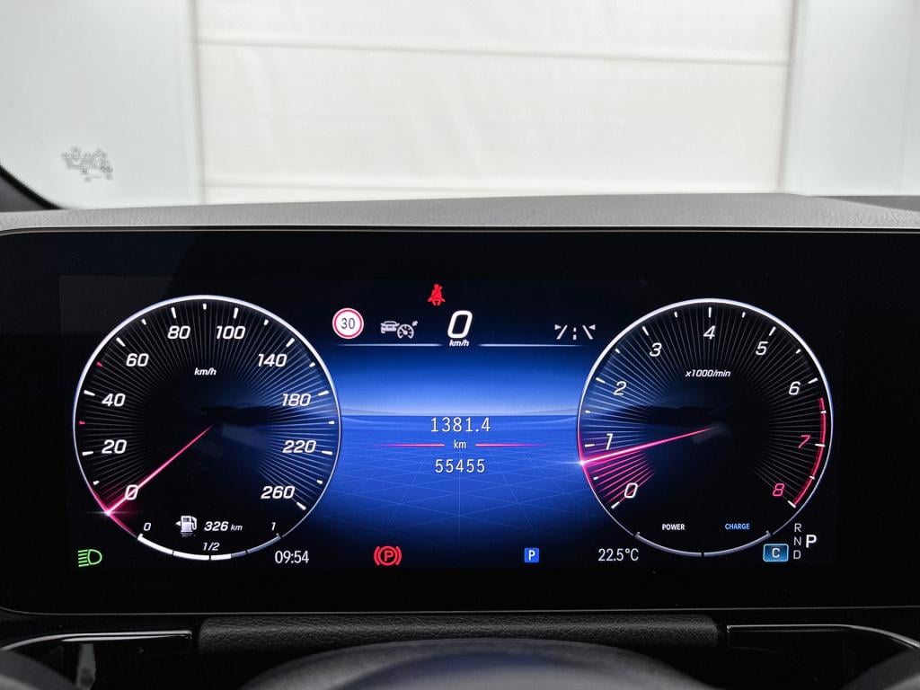 Mercedes-Benz Gla-klasse 200 amg line | sfeerverlichting | panoramadak | cr