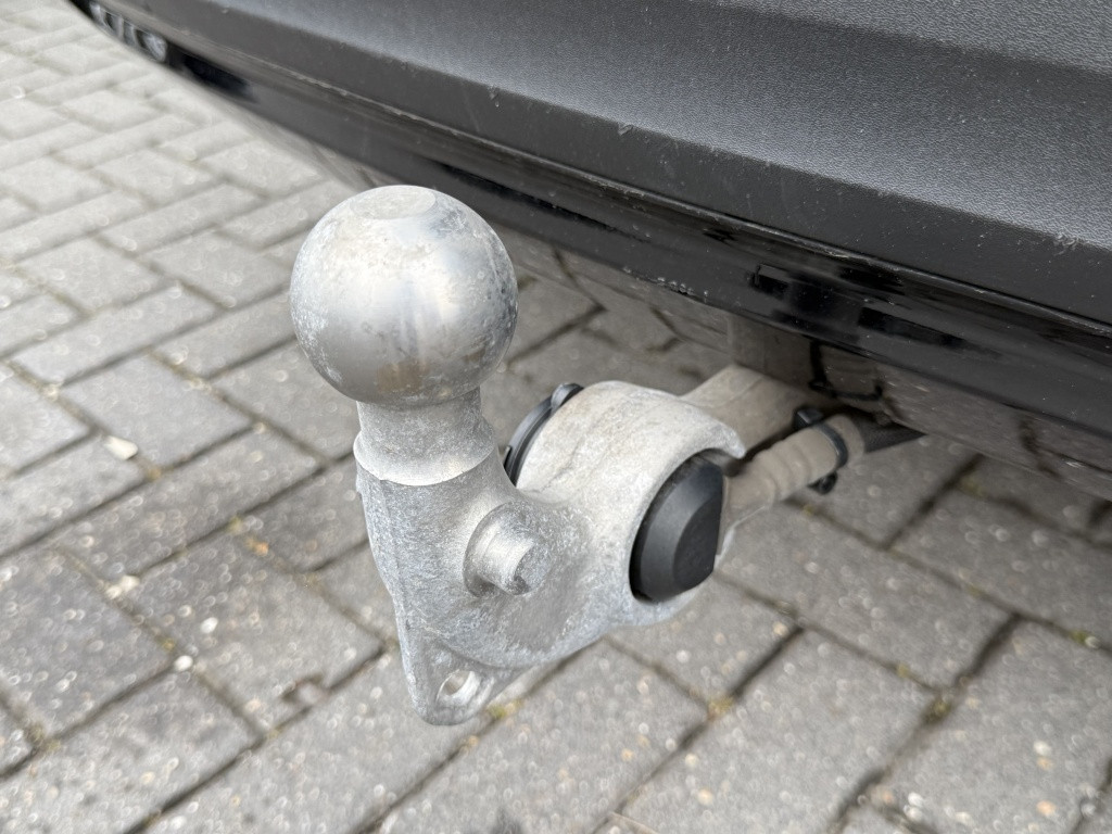 Volvo XC40 t5 262pk recharge r-design | full options !