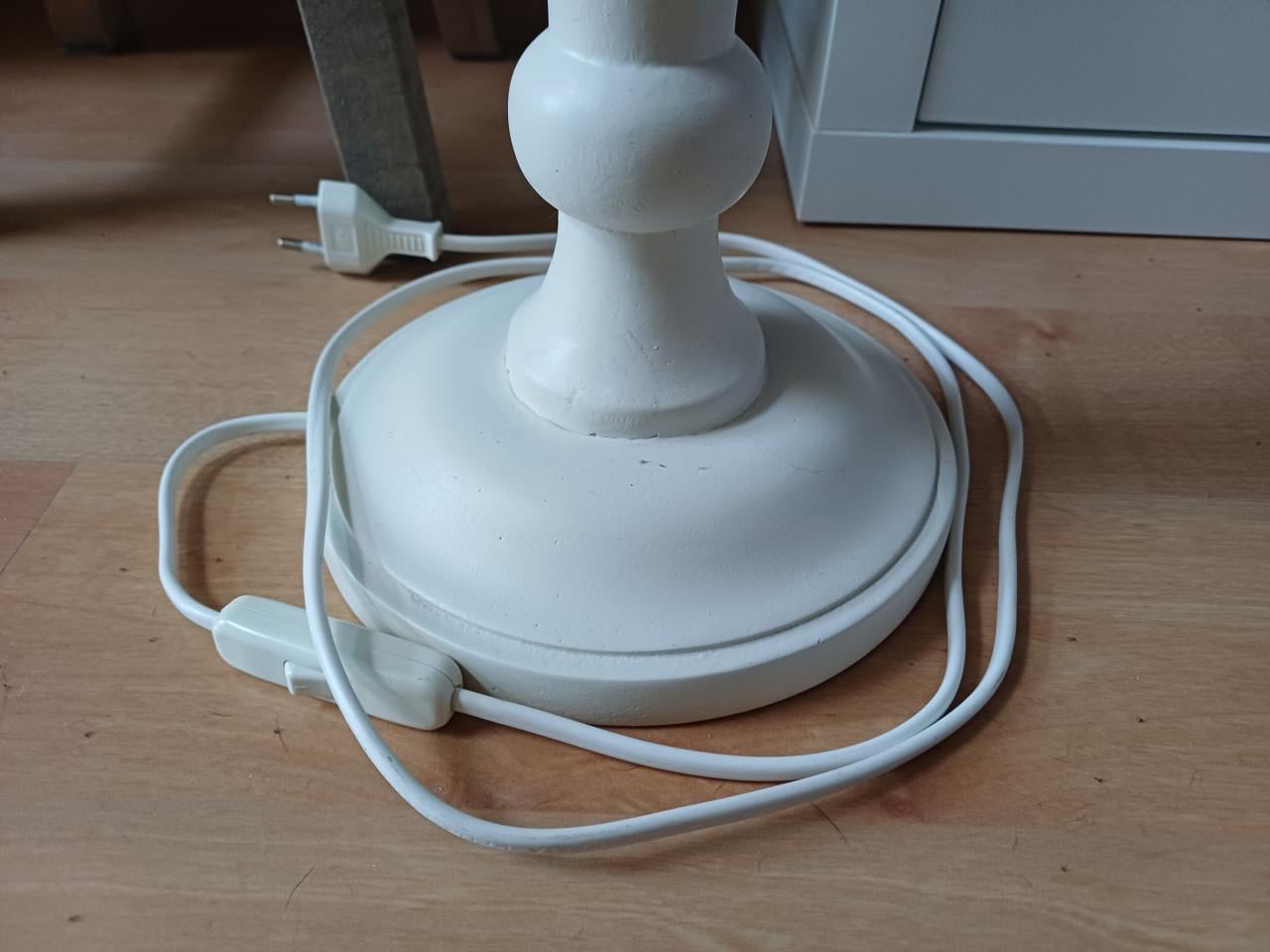 Supermooie hoge, landelijke TAFELLAMP met RIETEN kap!