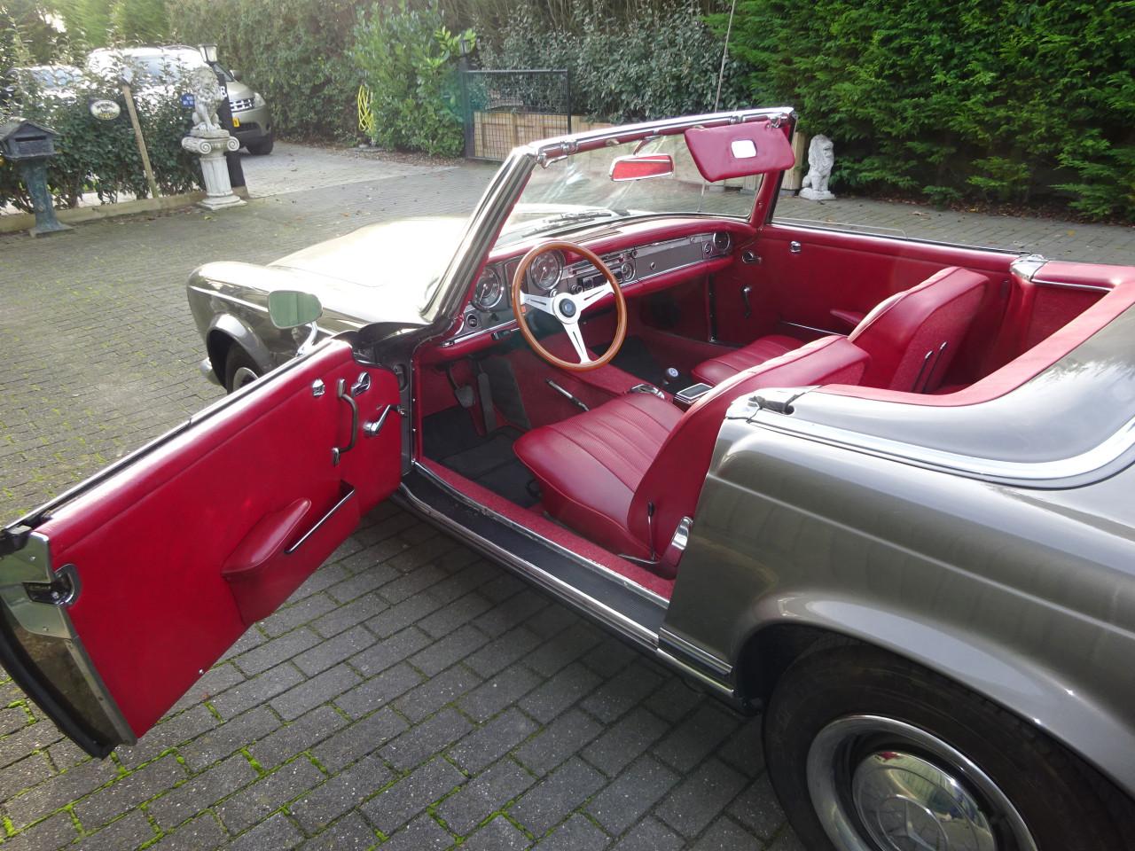 Mercedes 230 SL Pagode uit 1964