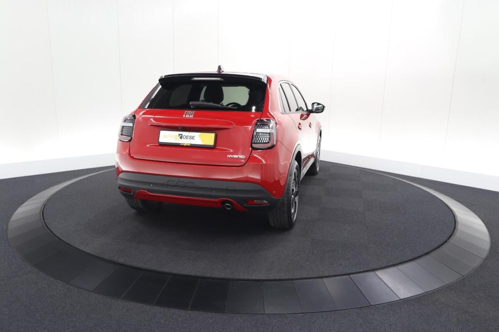 Fiat 600 1.2 hybrid la prima | elektrische achterklep | adaptieve cruise co