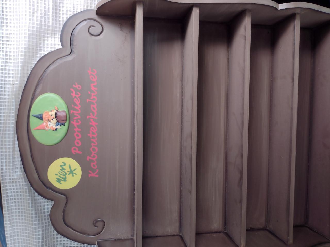 Rek voor snuisterijen