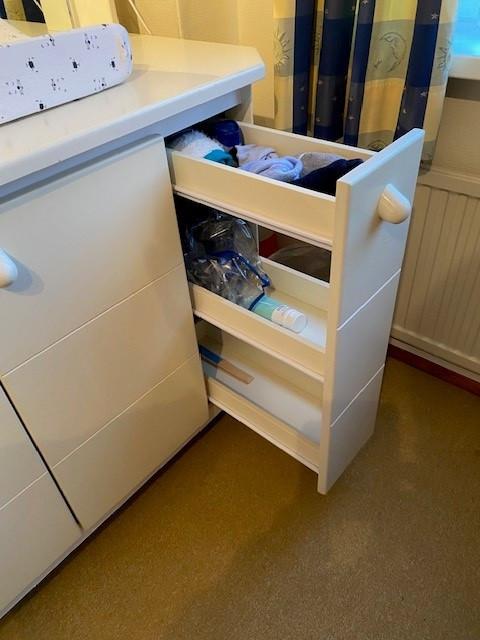 Kinderkamer set (Kast-commode-bed)