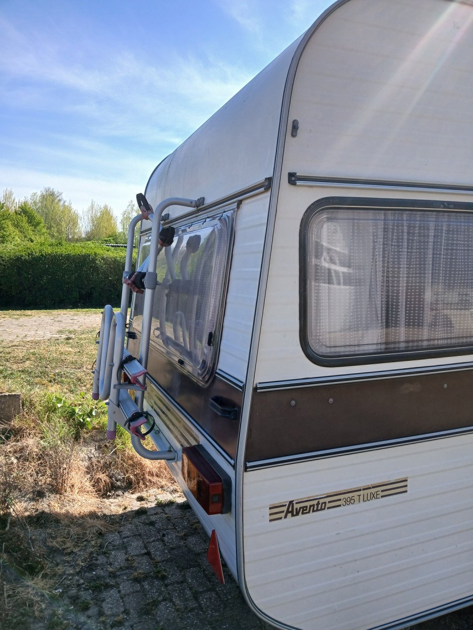 Caravan Avento 395 T Luxe (stapelbed)