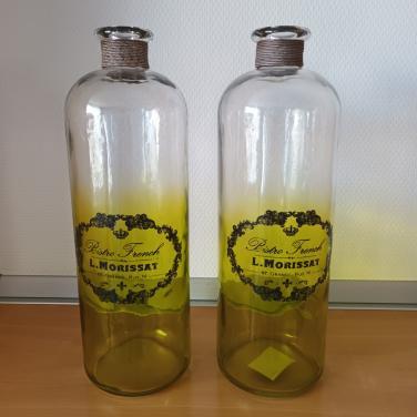2 mooie hoge glazen sierflessen