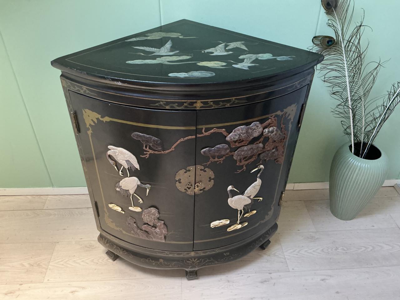 Antiek Chinese hoekkast