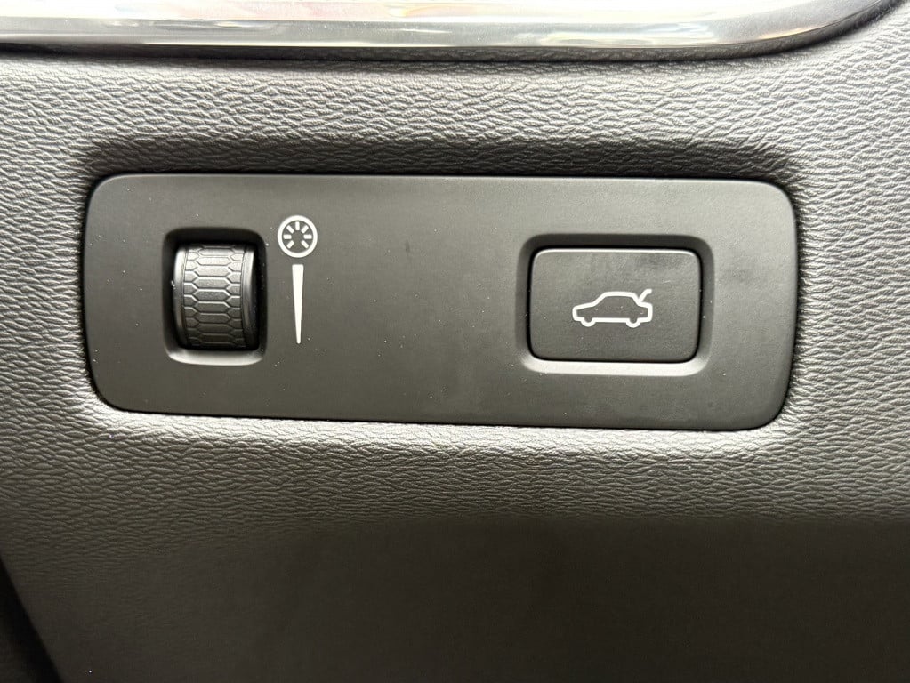 Volvo XC60 t5 255pk awd inscription| leder| stoel.verw| navi| getint glas