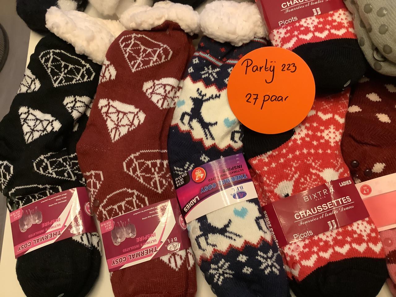 Partij leuke fluffy sokken met antislip. ( partij 223)